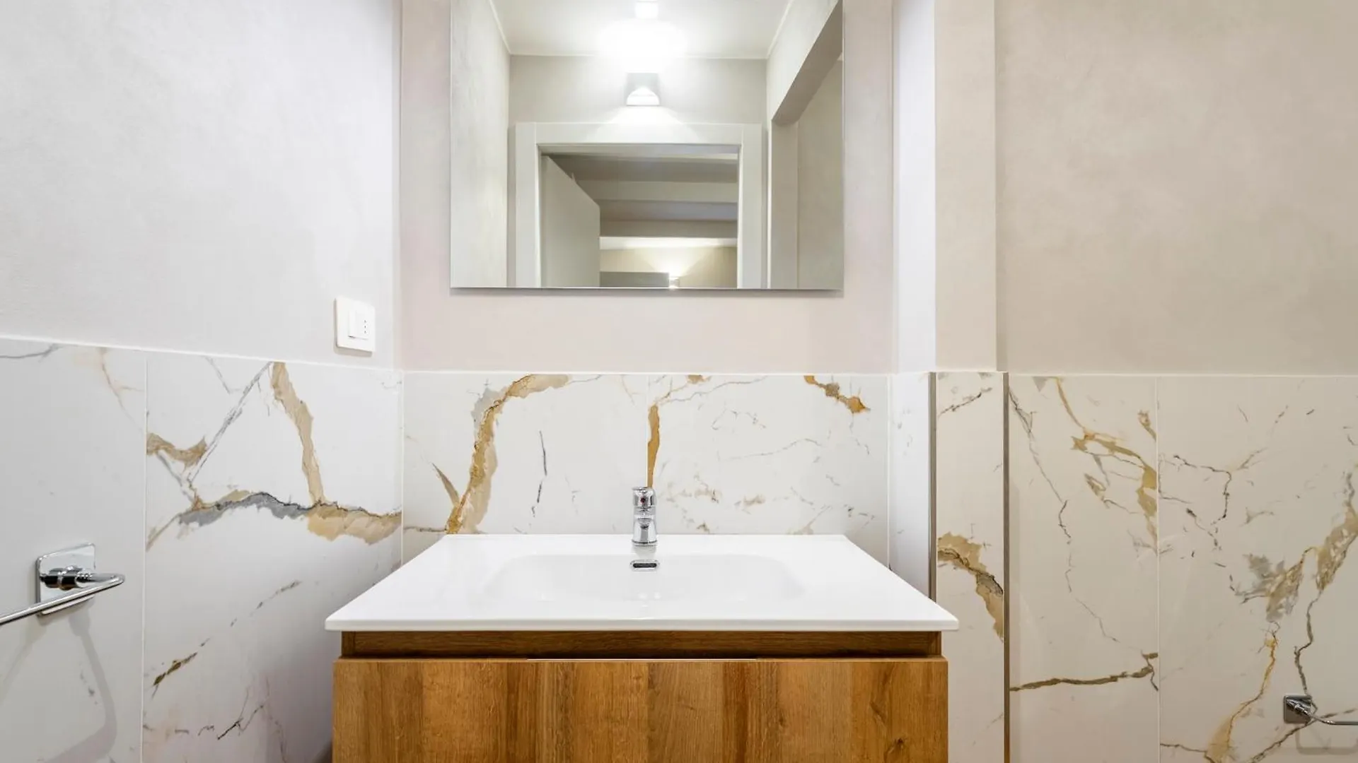 Imperium Suite A Pochi Passi Dal Centro Florence Italy